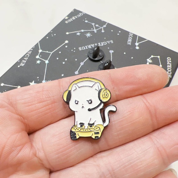 Gamer Cat Enamel Pin - Picture 5 of 6
